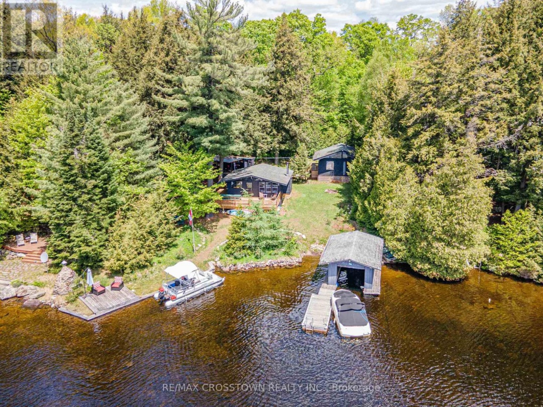 228 Macbeth Island, Wood Lake