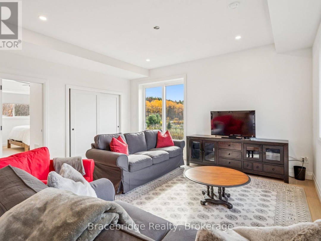 1006 STEPHENS BAY ROAD, 