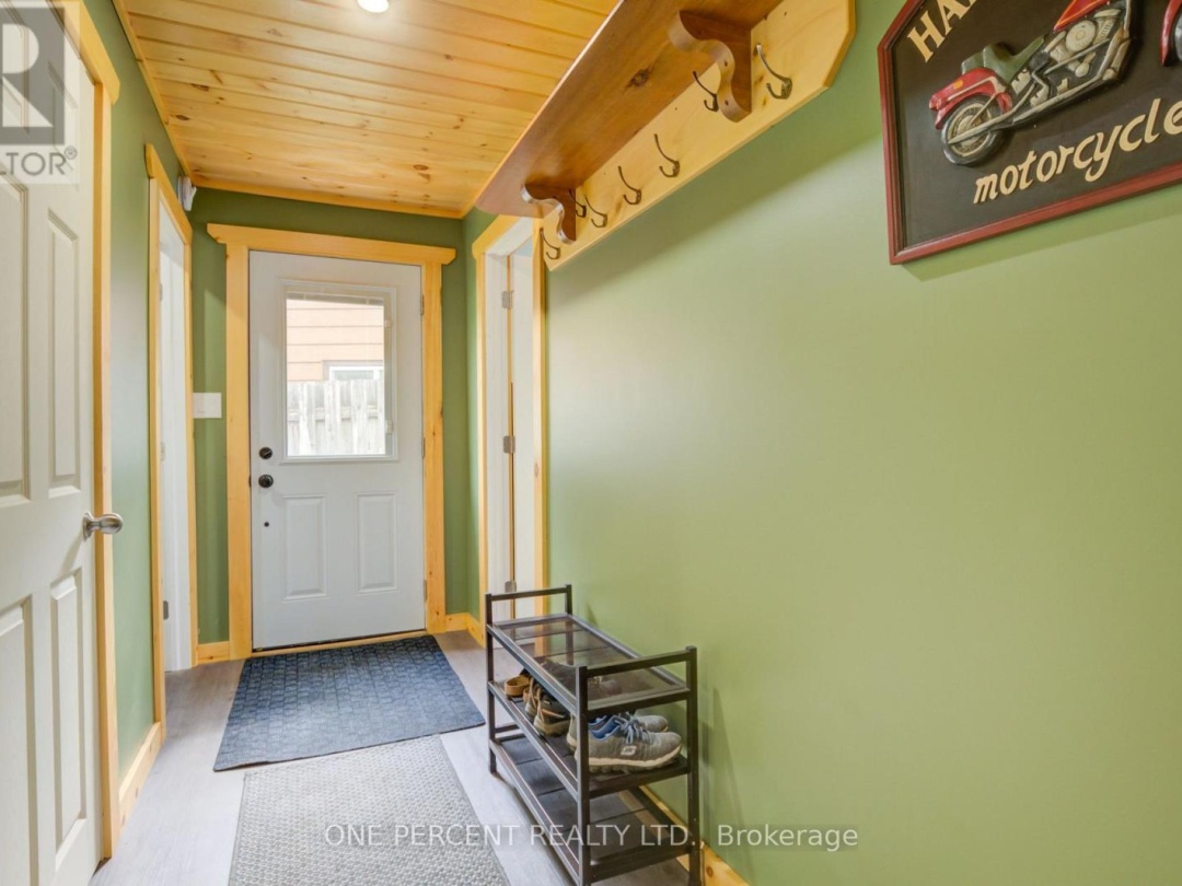 1105 Lakeshore Road, Gooderham Lake