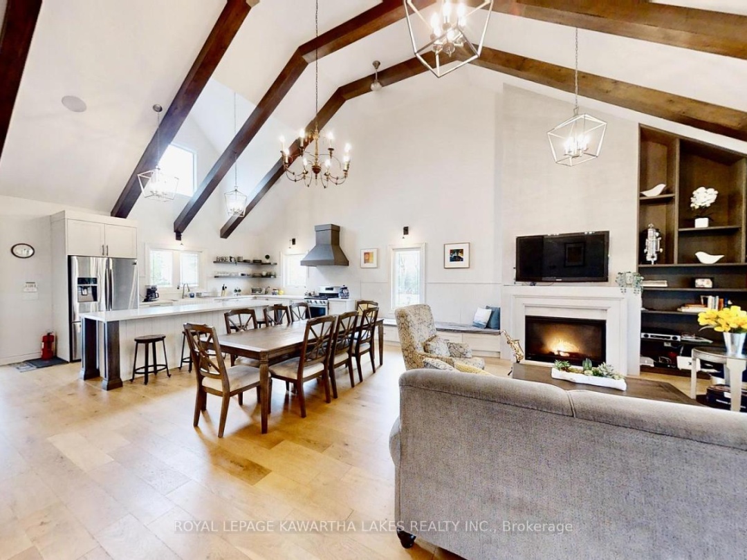 2501 Lakeshore Drive, Lake Simcoe