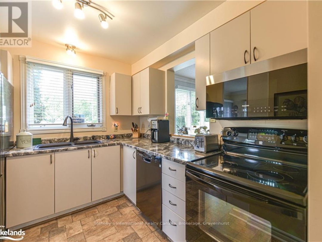 101 10 Museum Drive, Orillia
