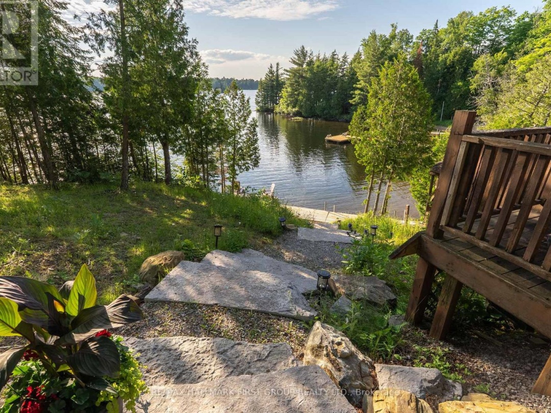402 STEENBURG LAKE ROAD S, 