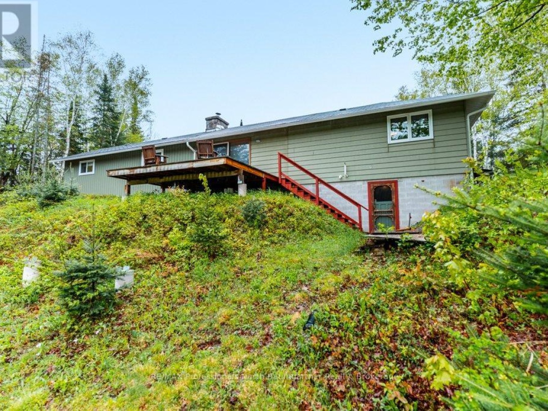 1080 Queen's Line Road, Minden Hills