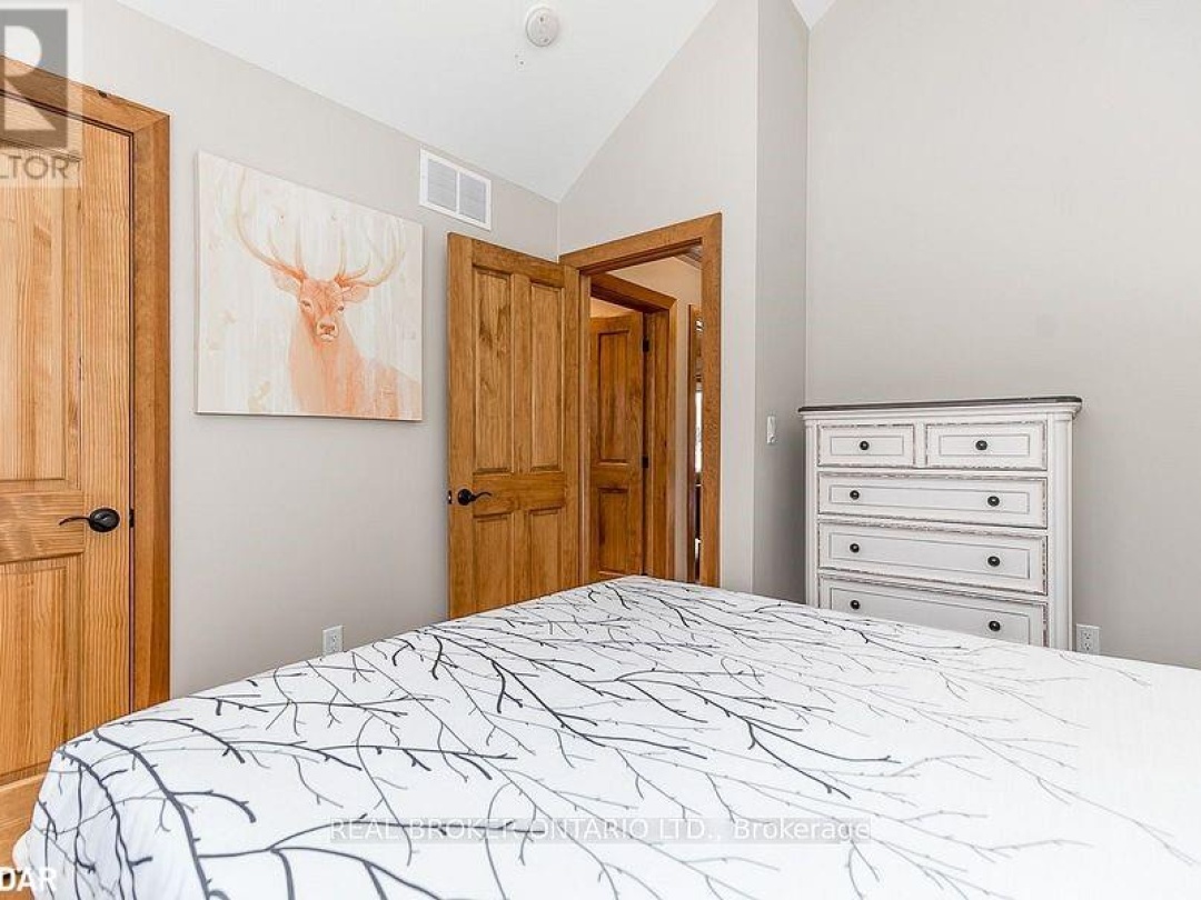 1841 Muskoka Road 118 Road W Unit# 1B, Lake Muskoka