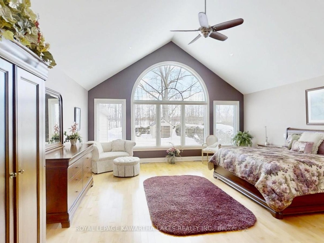 24 MCLENNANS BCH ROAD, Lake Simcoe