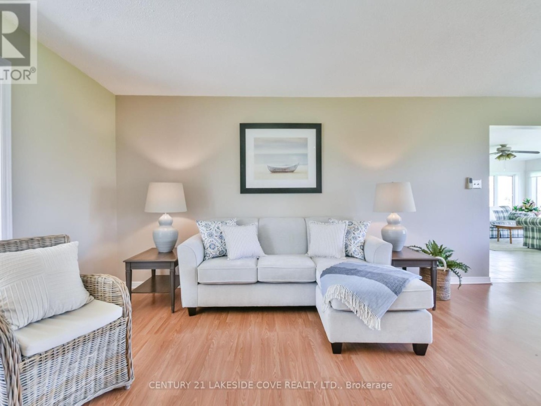 121 Bayshore Drive, Lake Simcoe