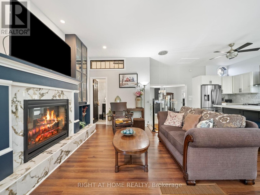 445 PETER STREET N, 