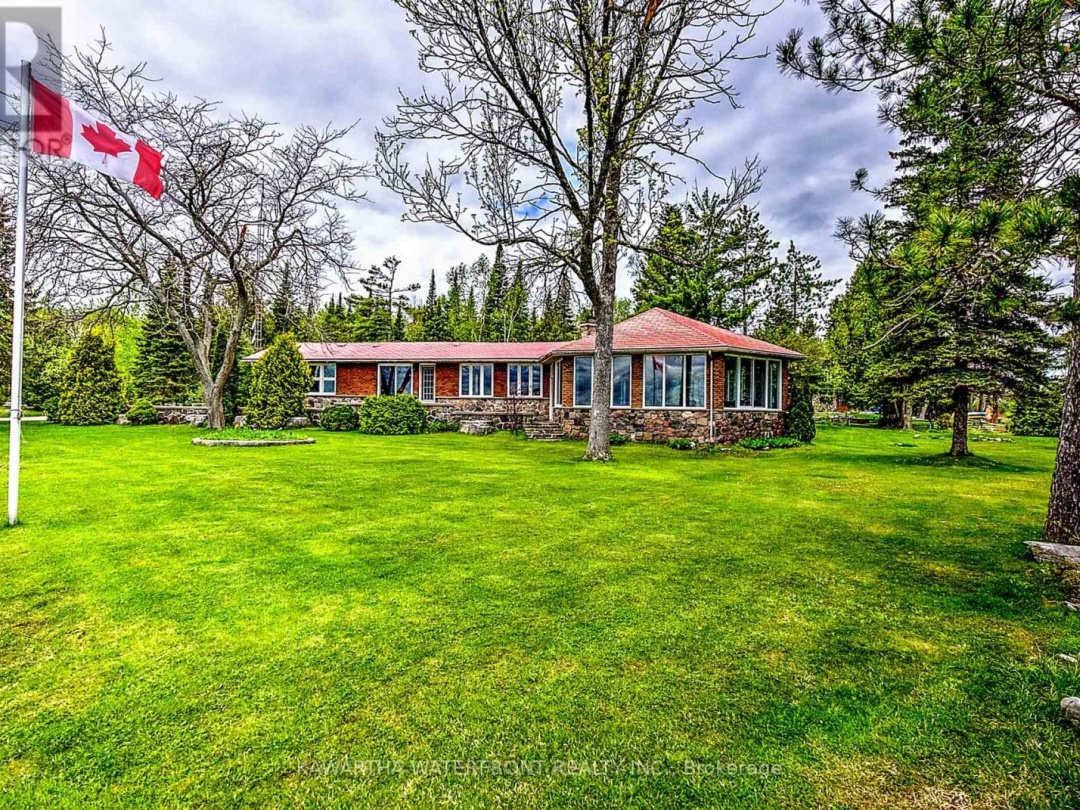 557 Riverside Drive, Pigeon Lake