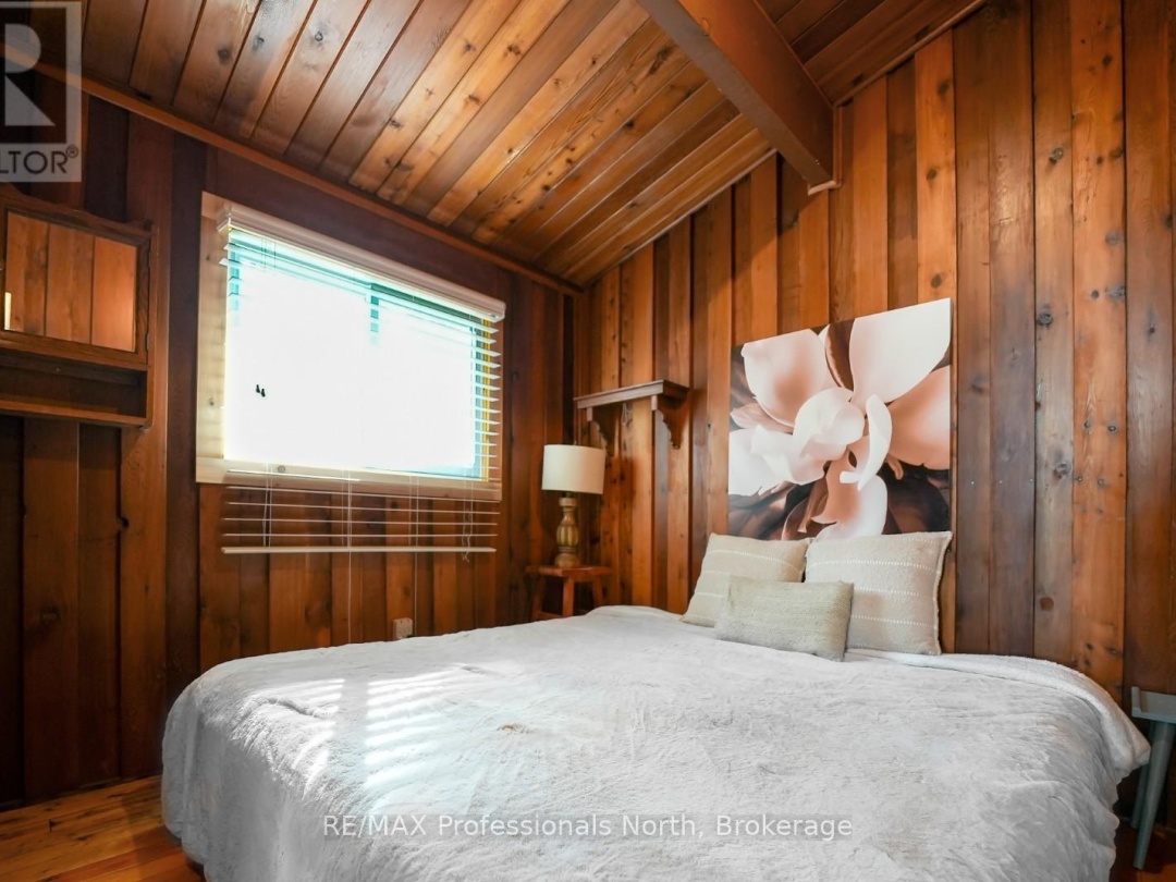 2787 Watts Road, Kennisis Lake