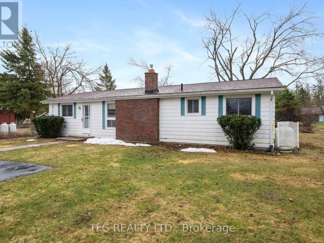 12 North Bayou Road, Sturgeon Lake