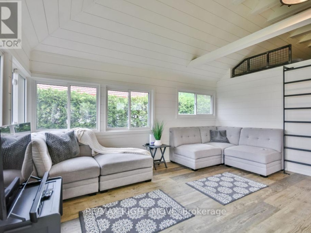 4458 PLUM POINT ROAD, 