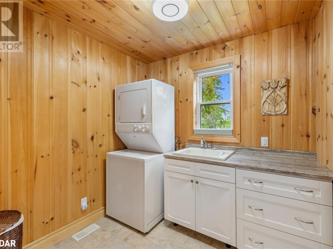 201 Avery Point Road, Dalrymple Lake