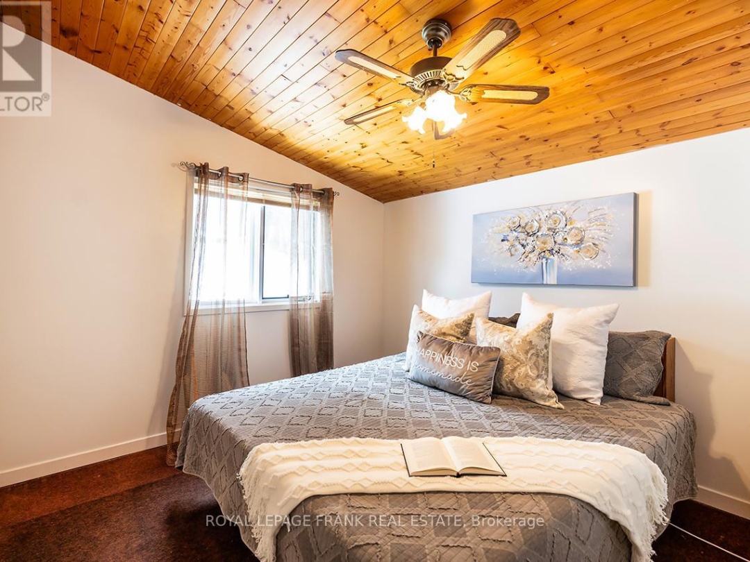 121 BALL POINT ROAD, Lake Scugog