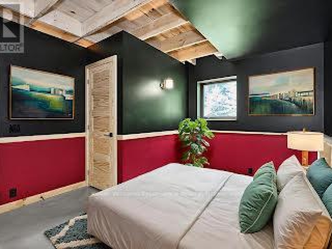 753 HONEY HARBOUR ROAD, 