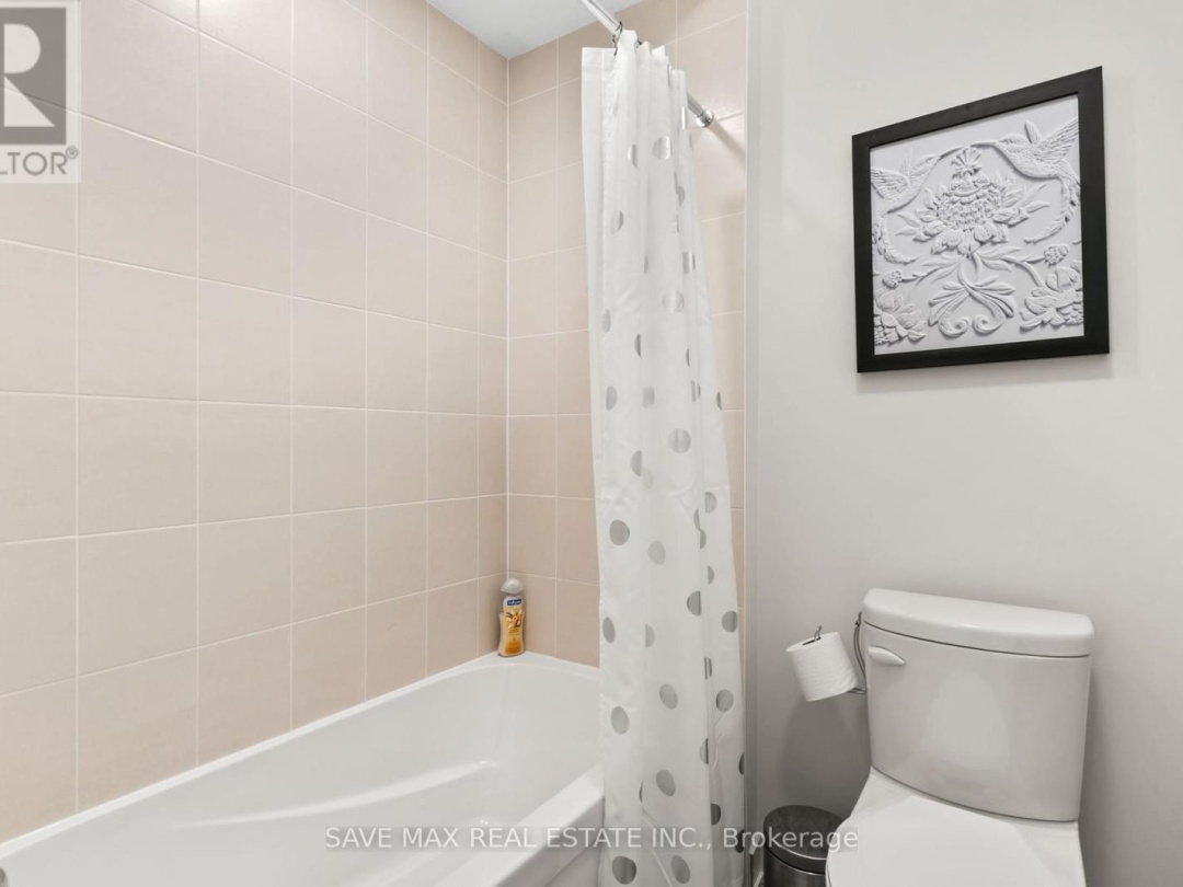 1049 GREENSVIEW DRIVE, 