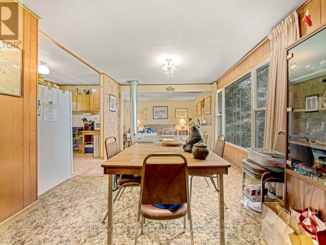 86 LAKESIDE CRESCENT, 