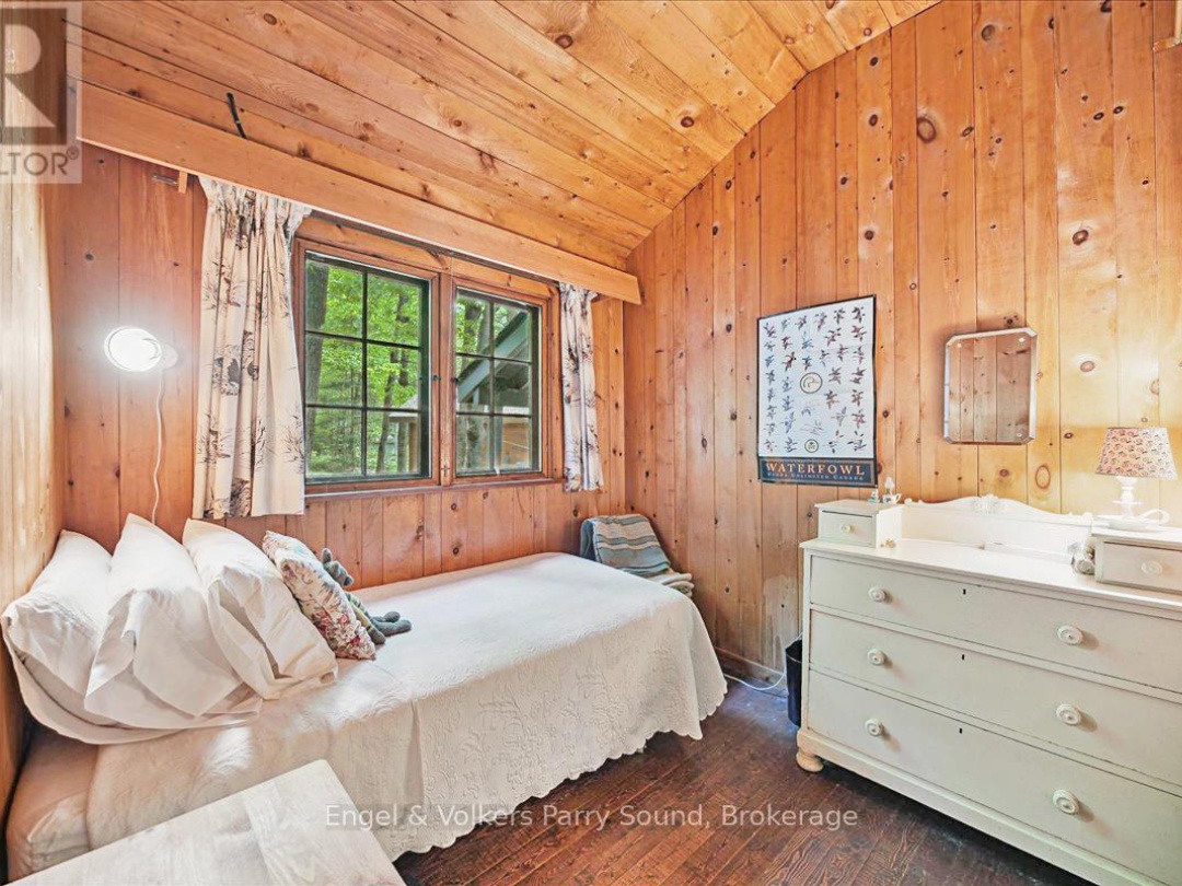 53 BIRDWOOD LANE, Harris Lake