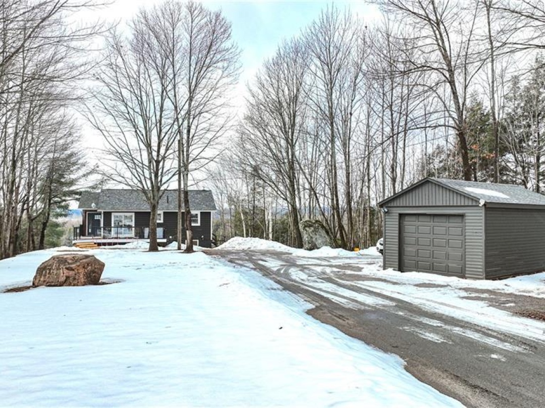 1047 WHYMAN Road, 