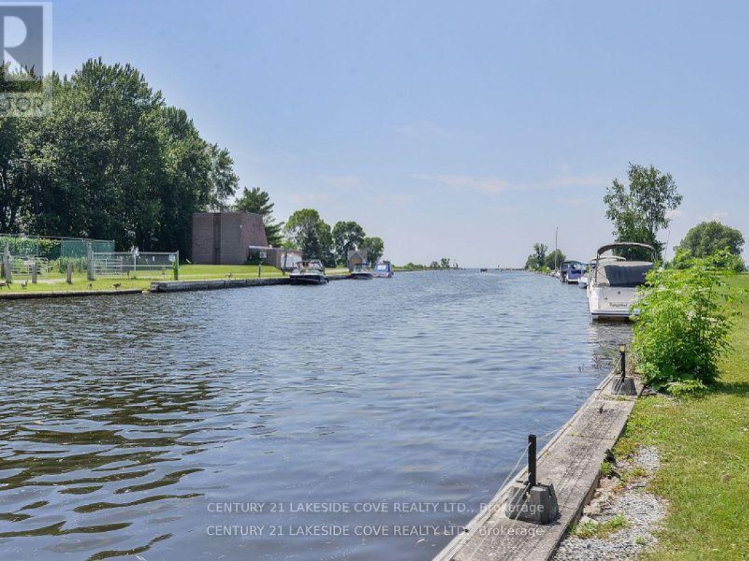 Unit 2 3 Paradise Boulevard, Lake Simcoe