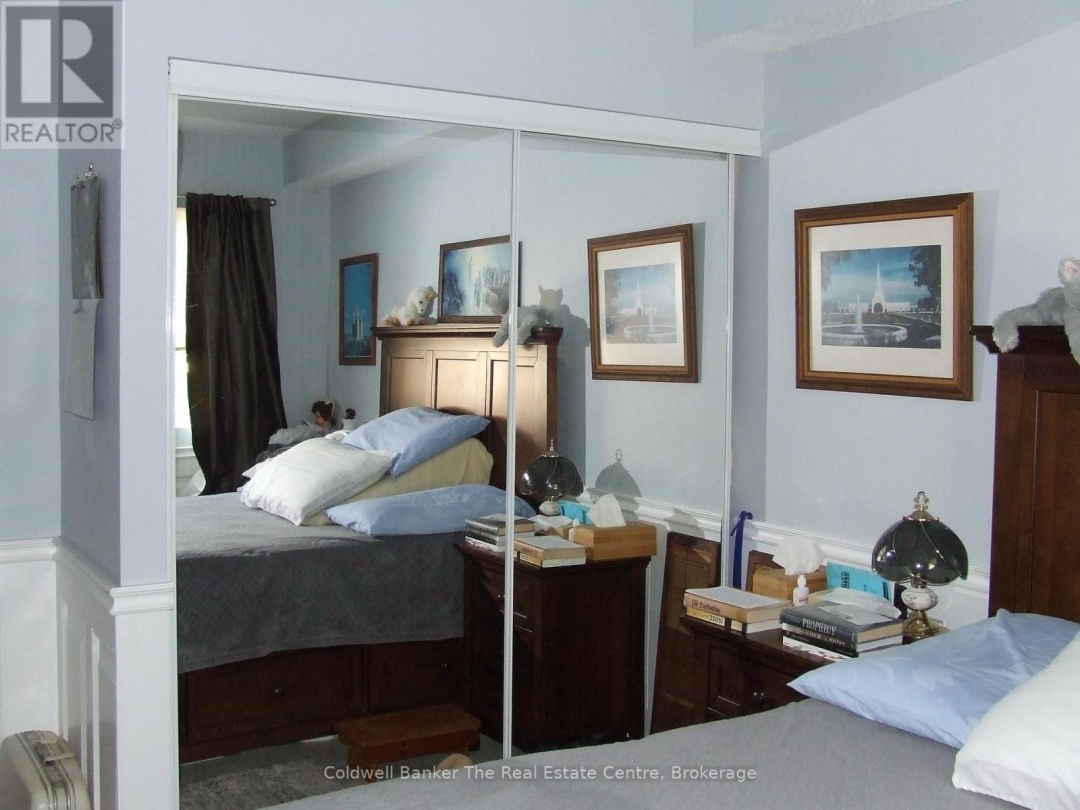 205 - 115 BOND STREET E, 