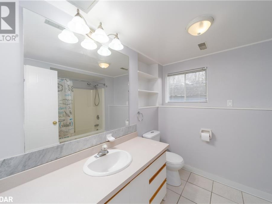 1936 PENINSULA POINT Road, 
