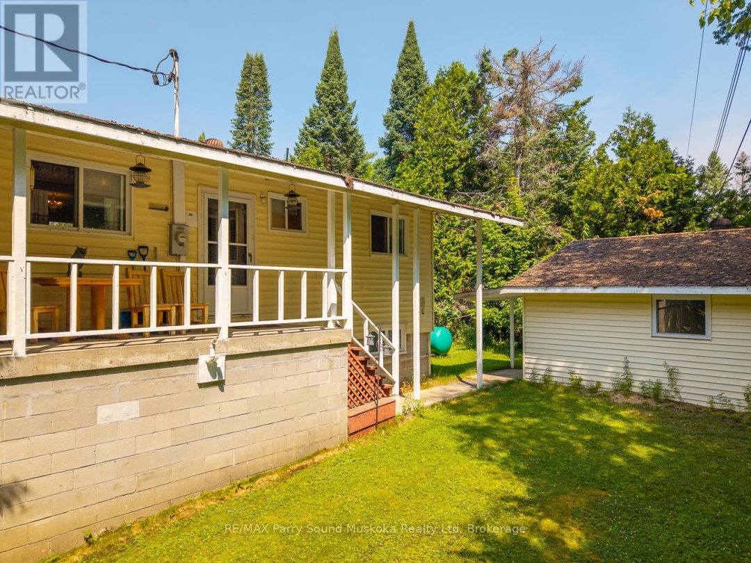 86 LAKESIDE CRESCENT, 