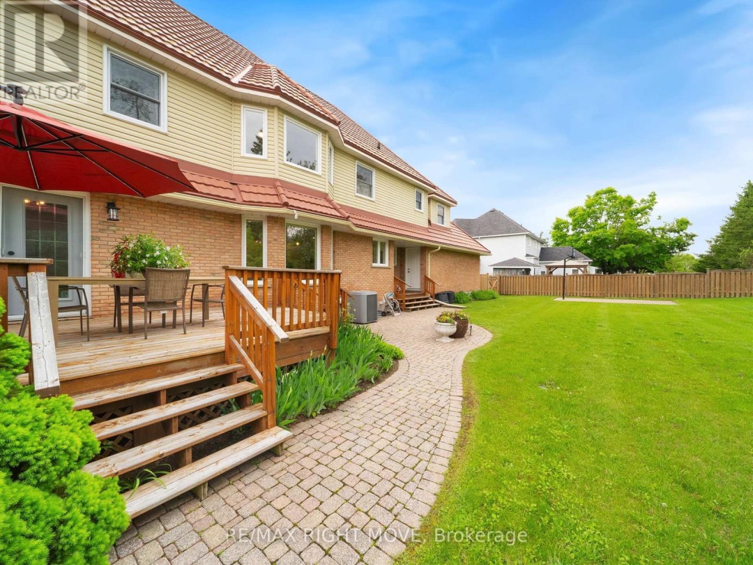 1998 Voyageur Circle, Severn