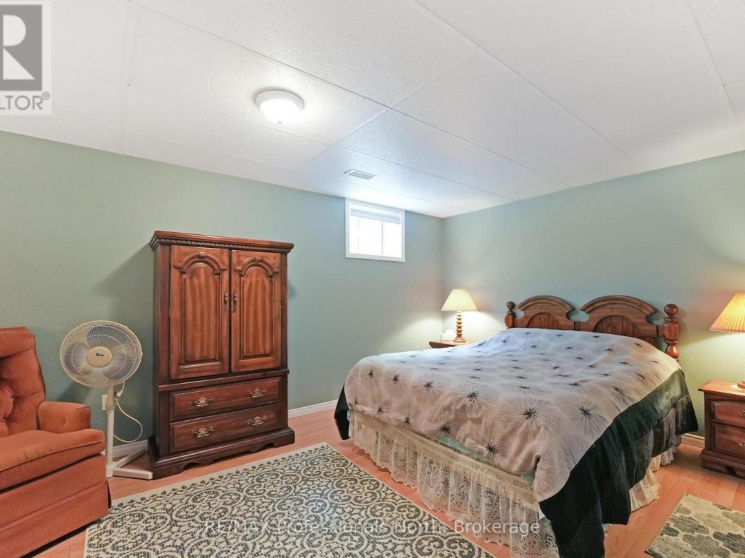1093 Comak Crescent, St Nora Lake