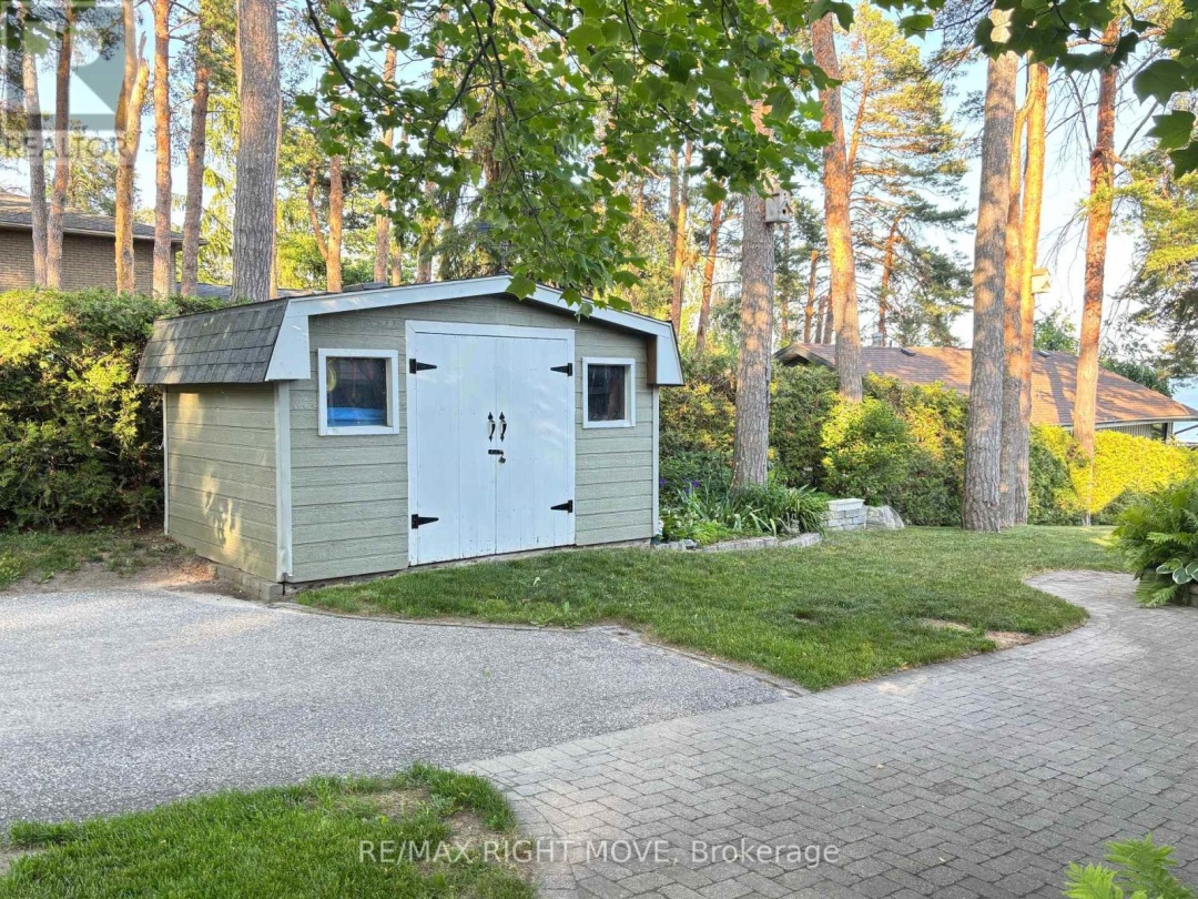 1185 WOODLAND DRIVE, 