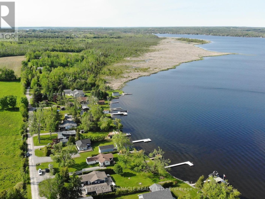 12 GILLIS STREET, Sturgeon Lake