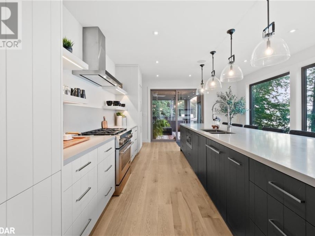 124 CLAREN CRESCENT Crescent, 
