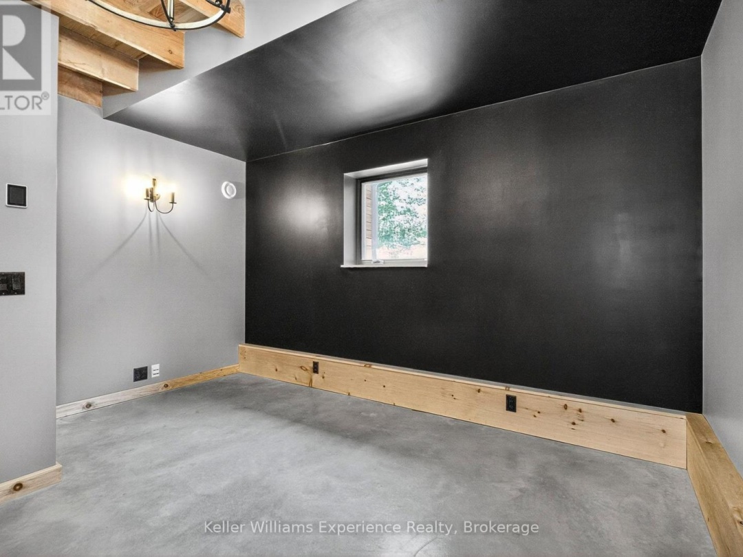 753 HONEY HARBOUR ROAD, 