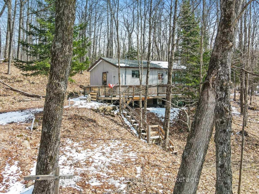 1025 Manitou Road, Little Dudmon Lake
