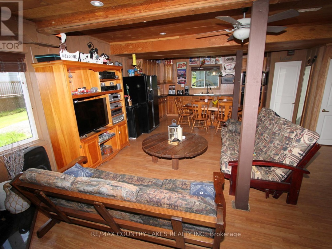 8 Saturn Lane, Mitchell Lake