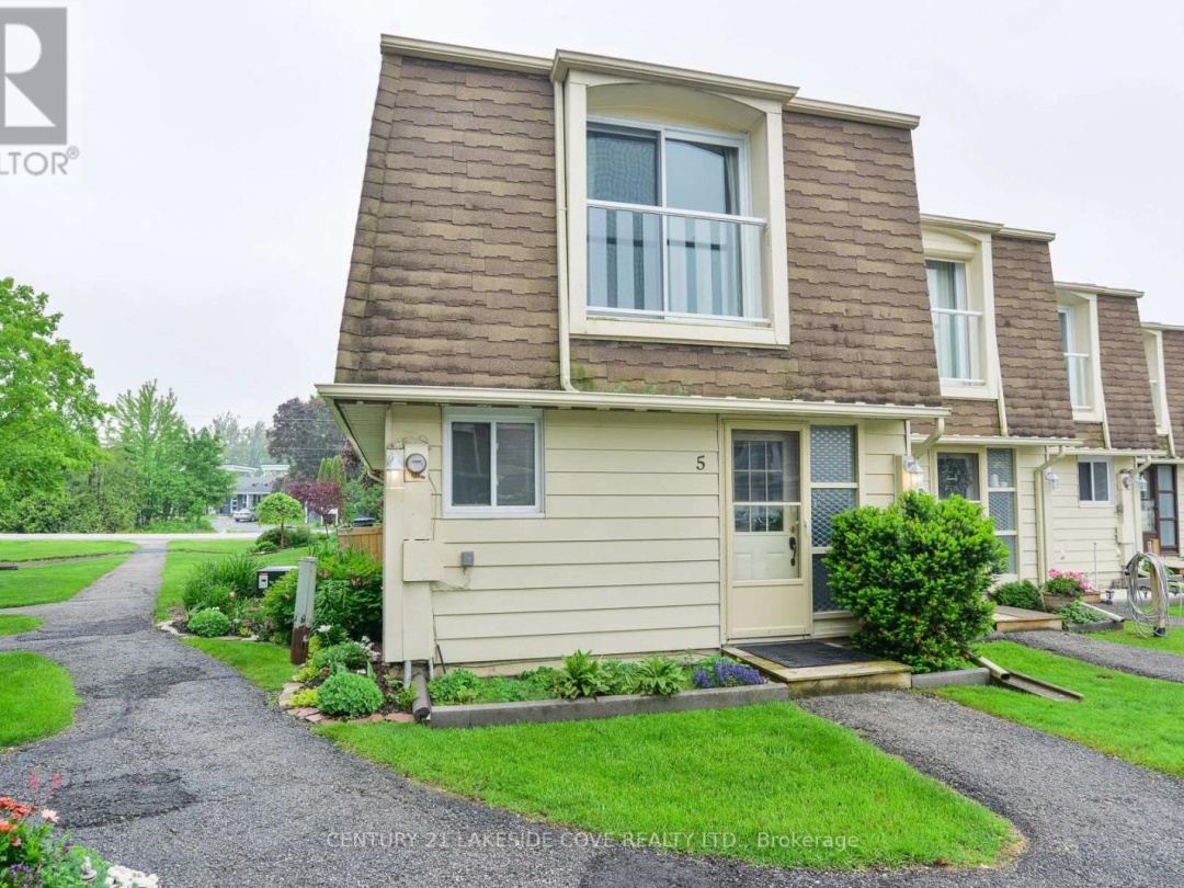 UNIT 5 - 4 PARADISE BOULEVARD, 