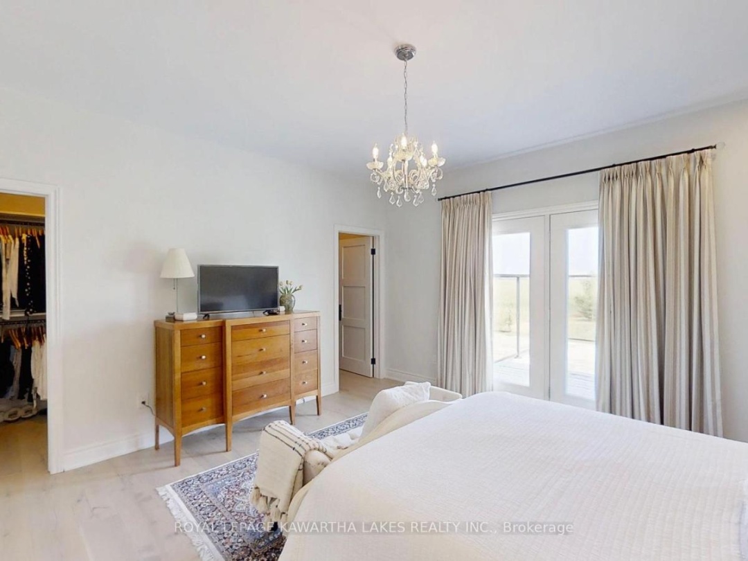 427 LINDEN VALLEY ROAD, 