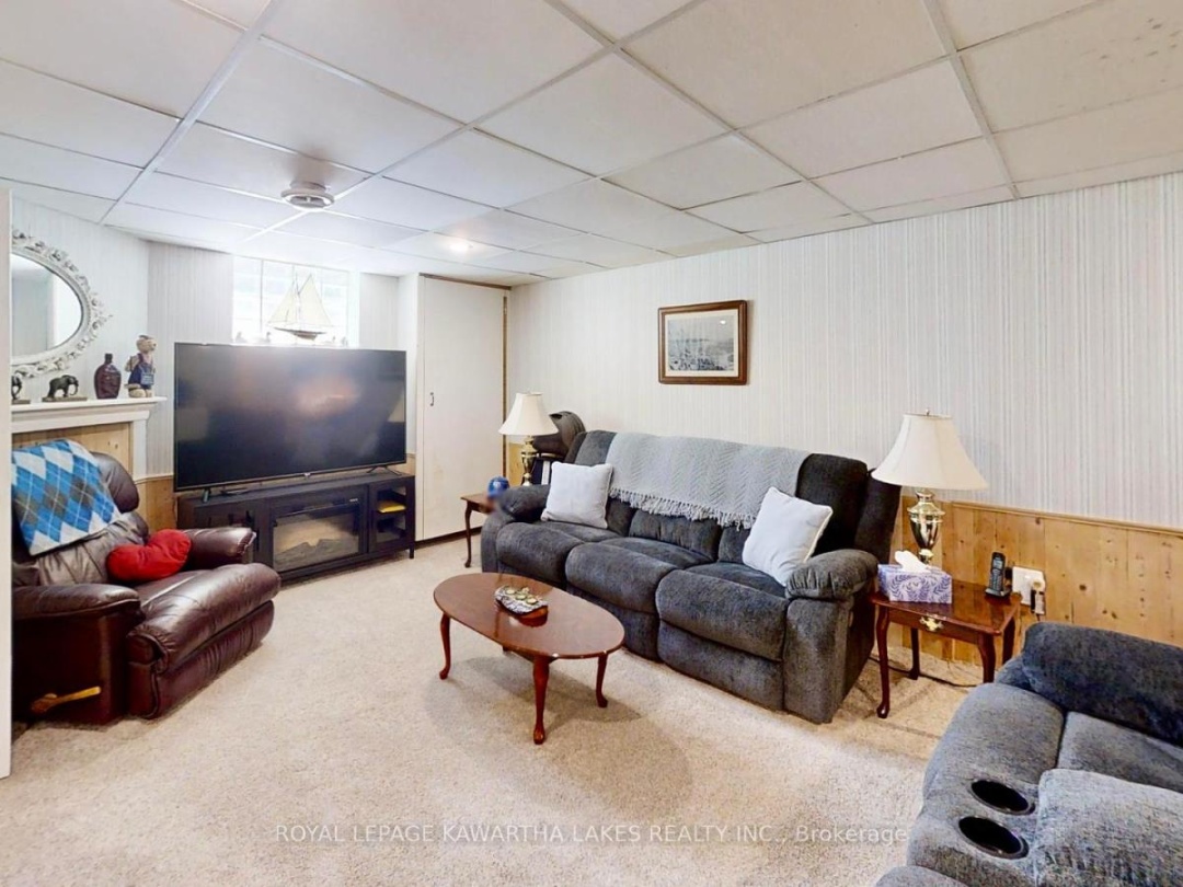 835 Cedar Glen Road, Sturgeon Lake