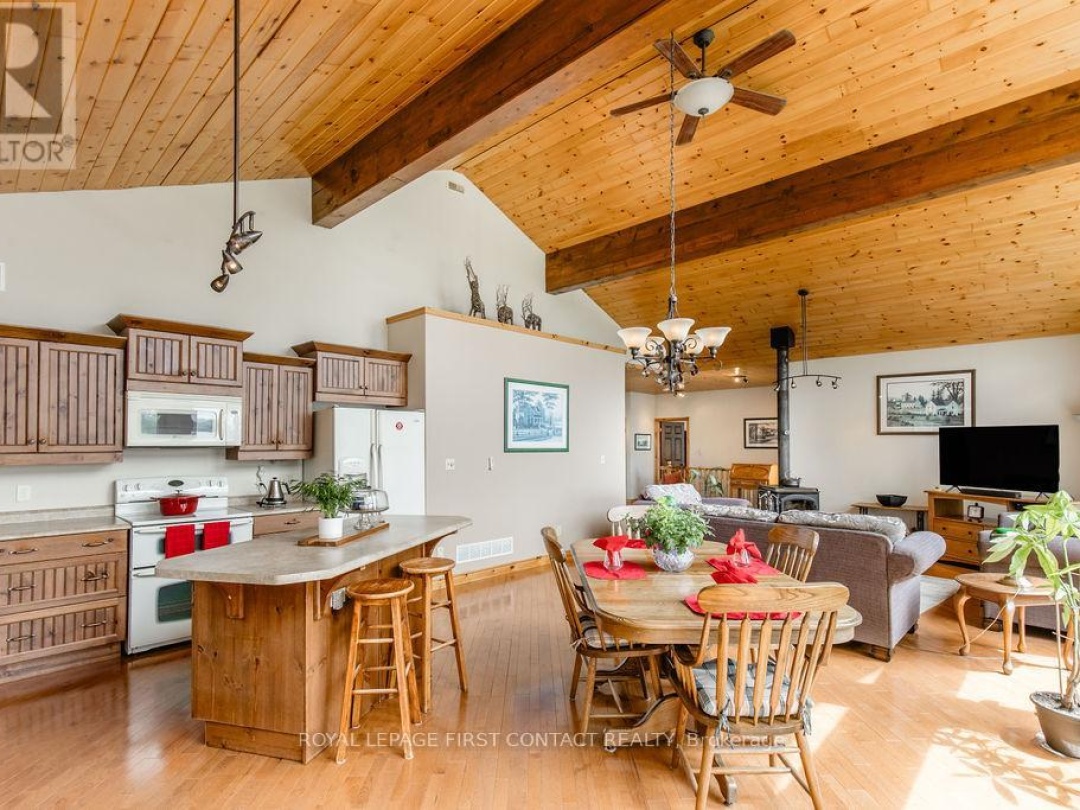 4447 ORKNEY BEACH ROAD, Lake Simcoe