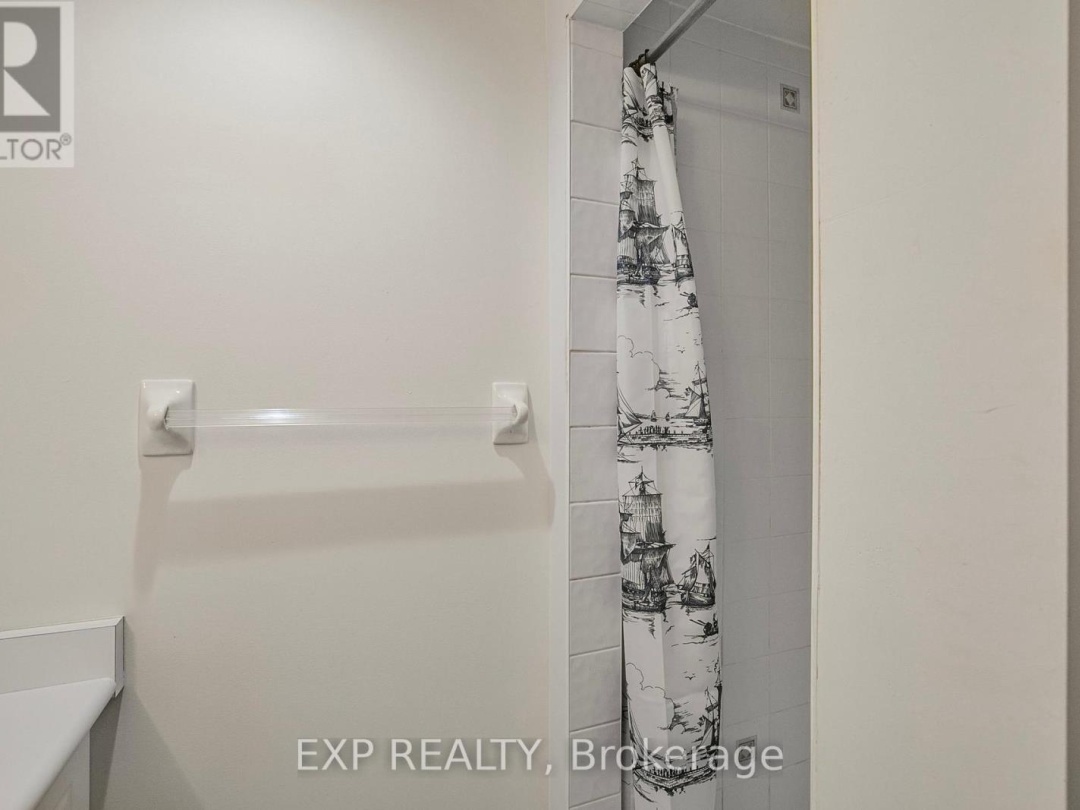 303 107 Bond Street, Orillia