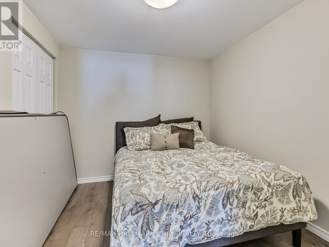 5810 Lowanda Lane, Ramara
