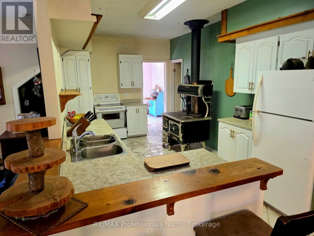 92 CONCESSION 2 & 3 ROAD W, 