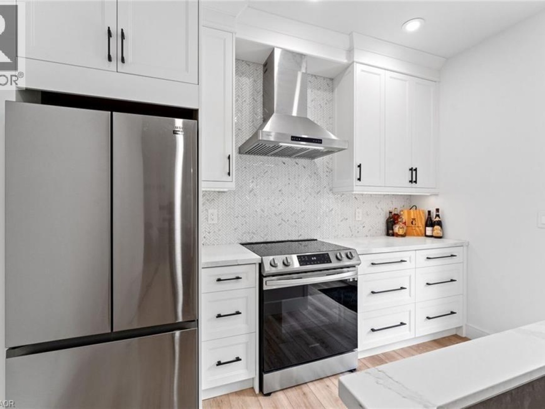 44 SUNNYSHORE PARK Drive, 