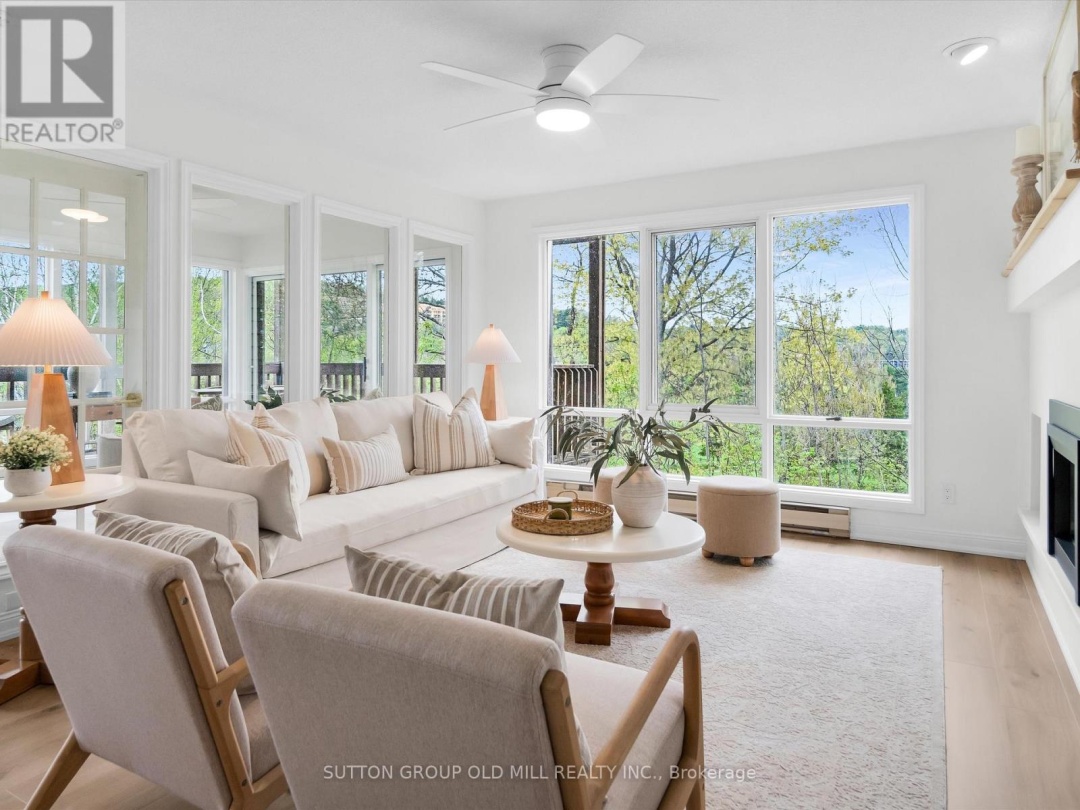 203 26 Deerhurst Drive, Peninsula Lake