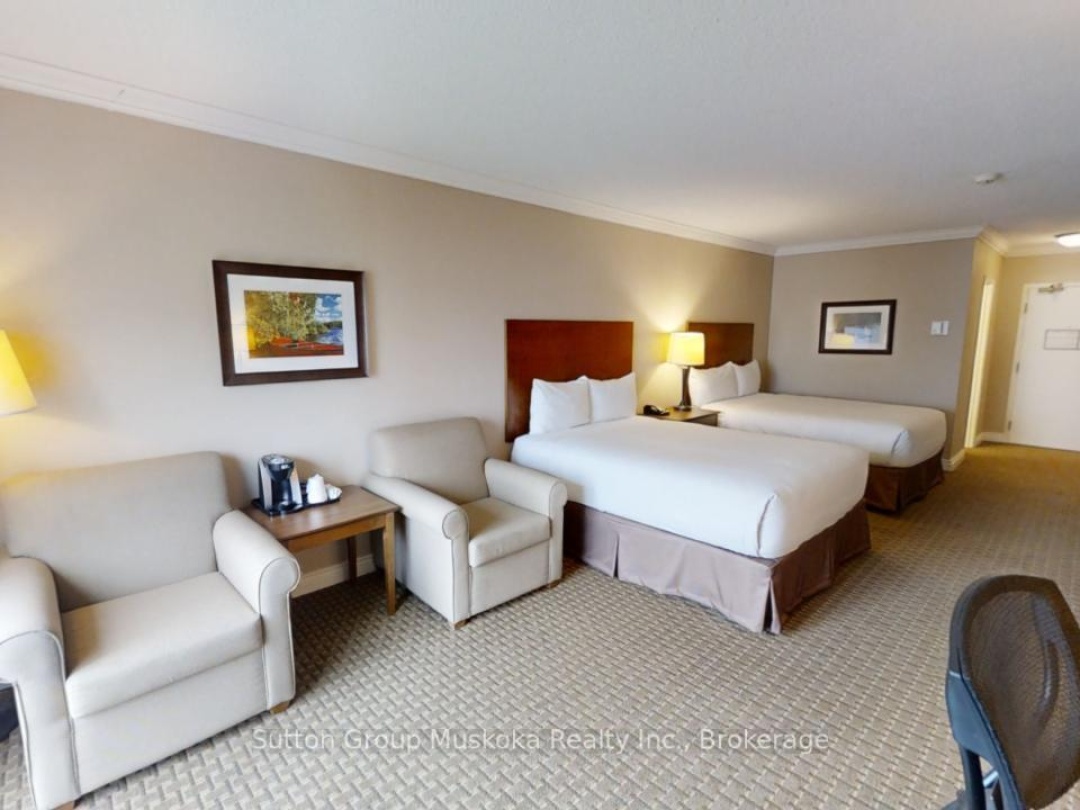 402 - 402 BAYSHORE - DEERHURST DRIVE, Peninsula Lake