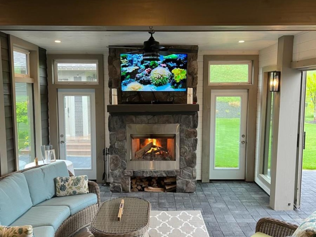 22 THOROUGHBRED DRIVE, 