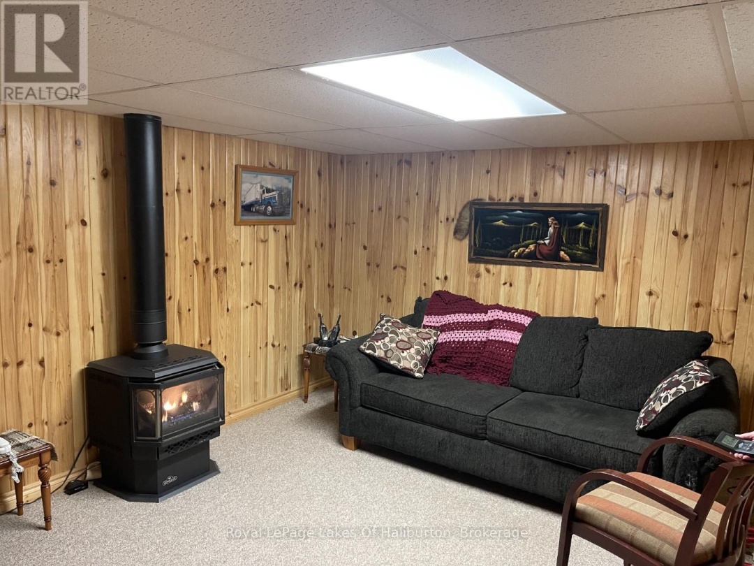 1675 BRAELOCH ROAD, Kennisis Lake