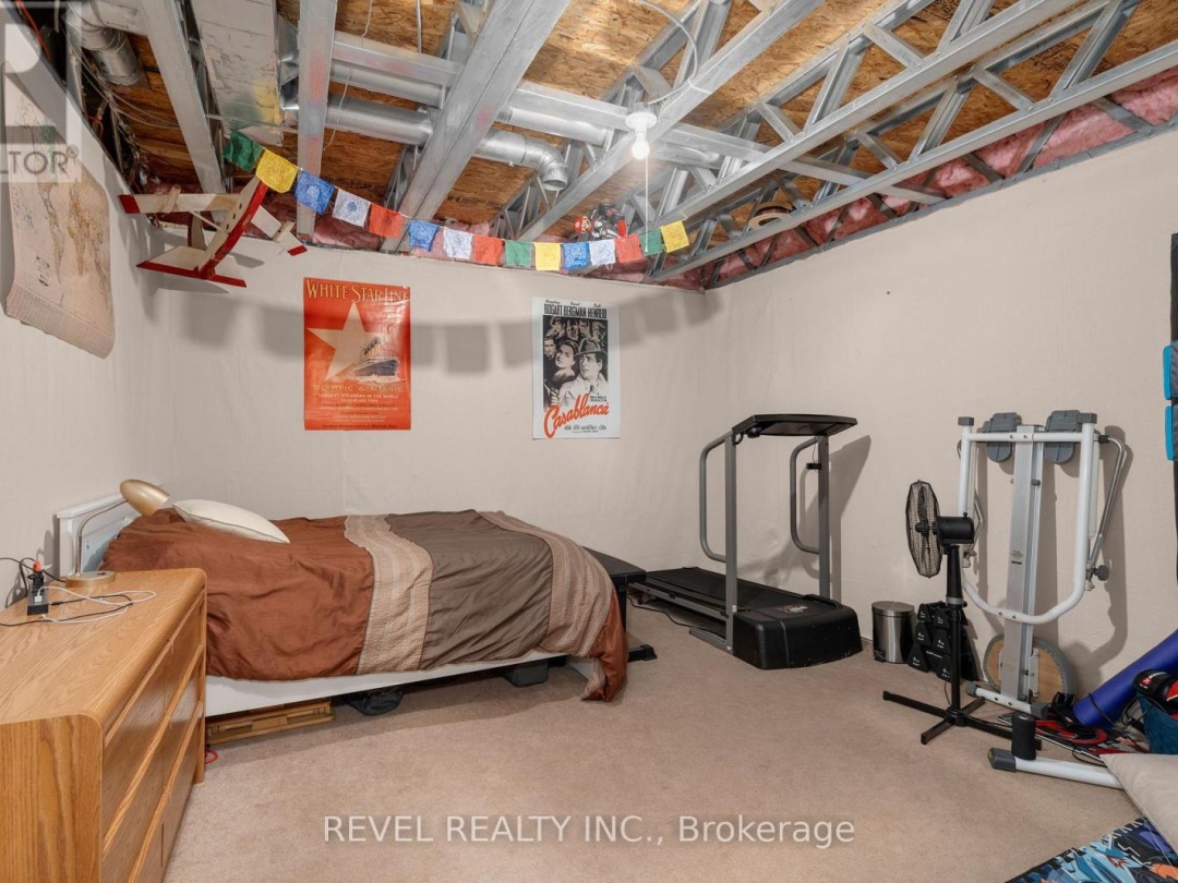 36 800 West Ridge Boulevard, Orillia