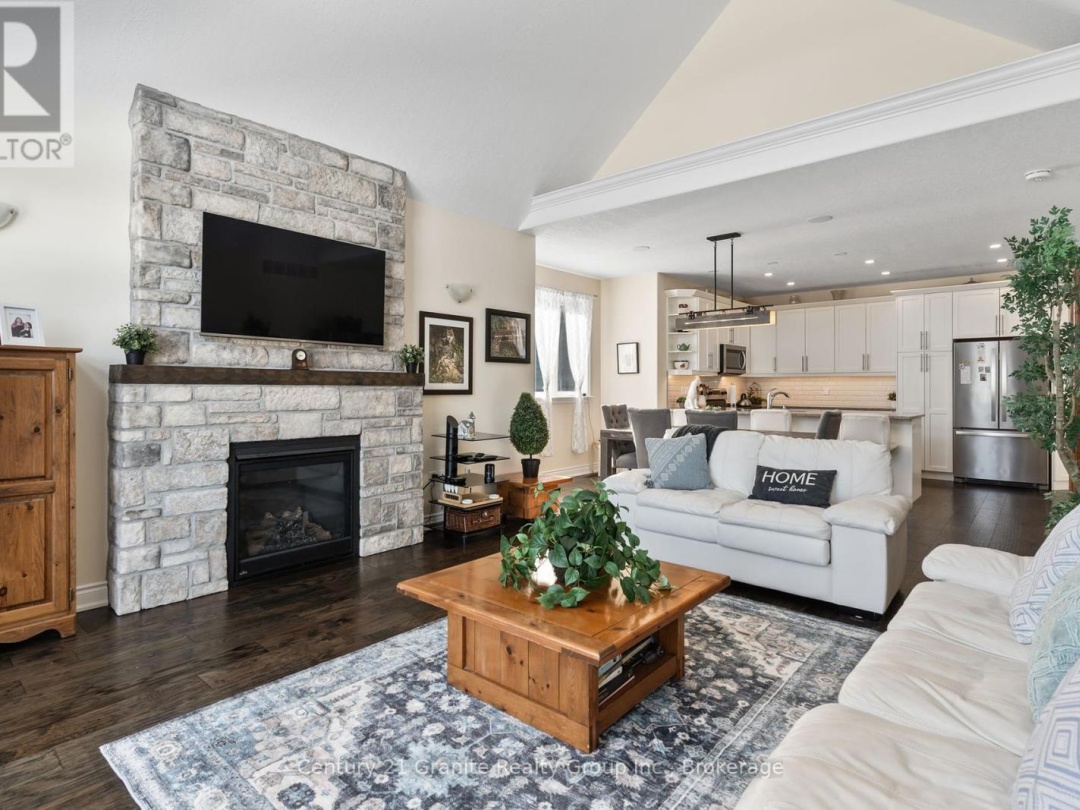 17 Webb Circle, Kashagawigamog Lake