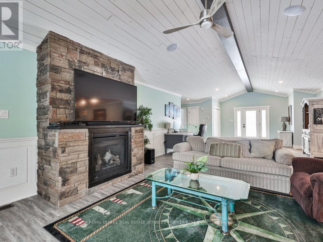 1068 XAVIER STREET, 