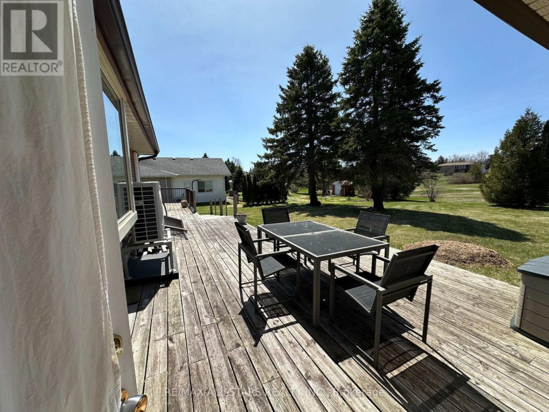 369 The Captain's Cor, Pigeon Lake
